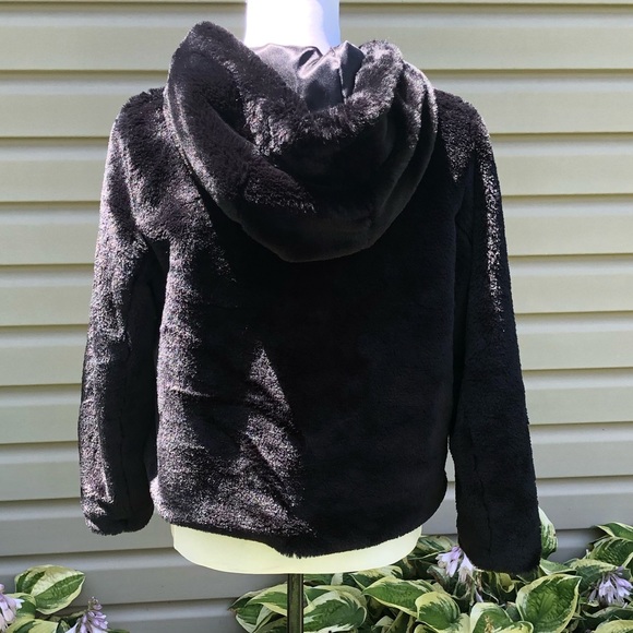 NWT Levivel Black Faux Fur Pearl Hooded Jacket - Picture 8 of 9